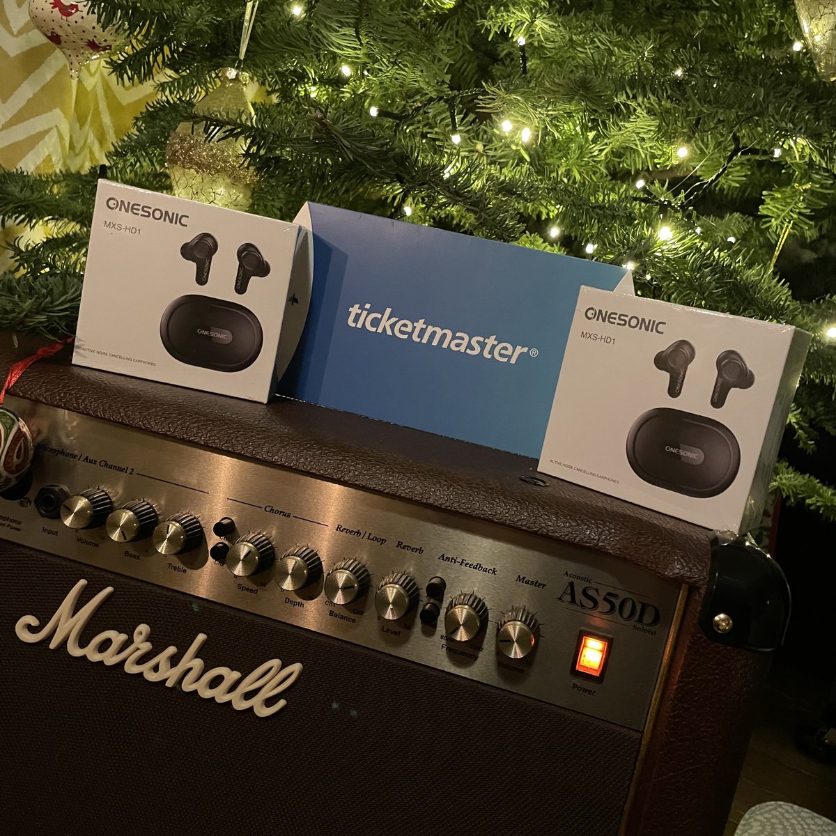 Onesonicaudio's tweet photo. 🎉WIN tickets to see Ed Sheeran &amp; ONESONIC goodies🎉

Christmas has come early! We've got a pair of tickets to see Ed Sheeran play Cork next year and 2 pairs of ONESONIC MXS-HD1 ANC earbuds up for grabs!

Follow and RT to enter! 🎉Winners announced Monday🎉 https://t.co/0lharCZZK7