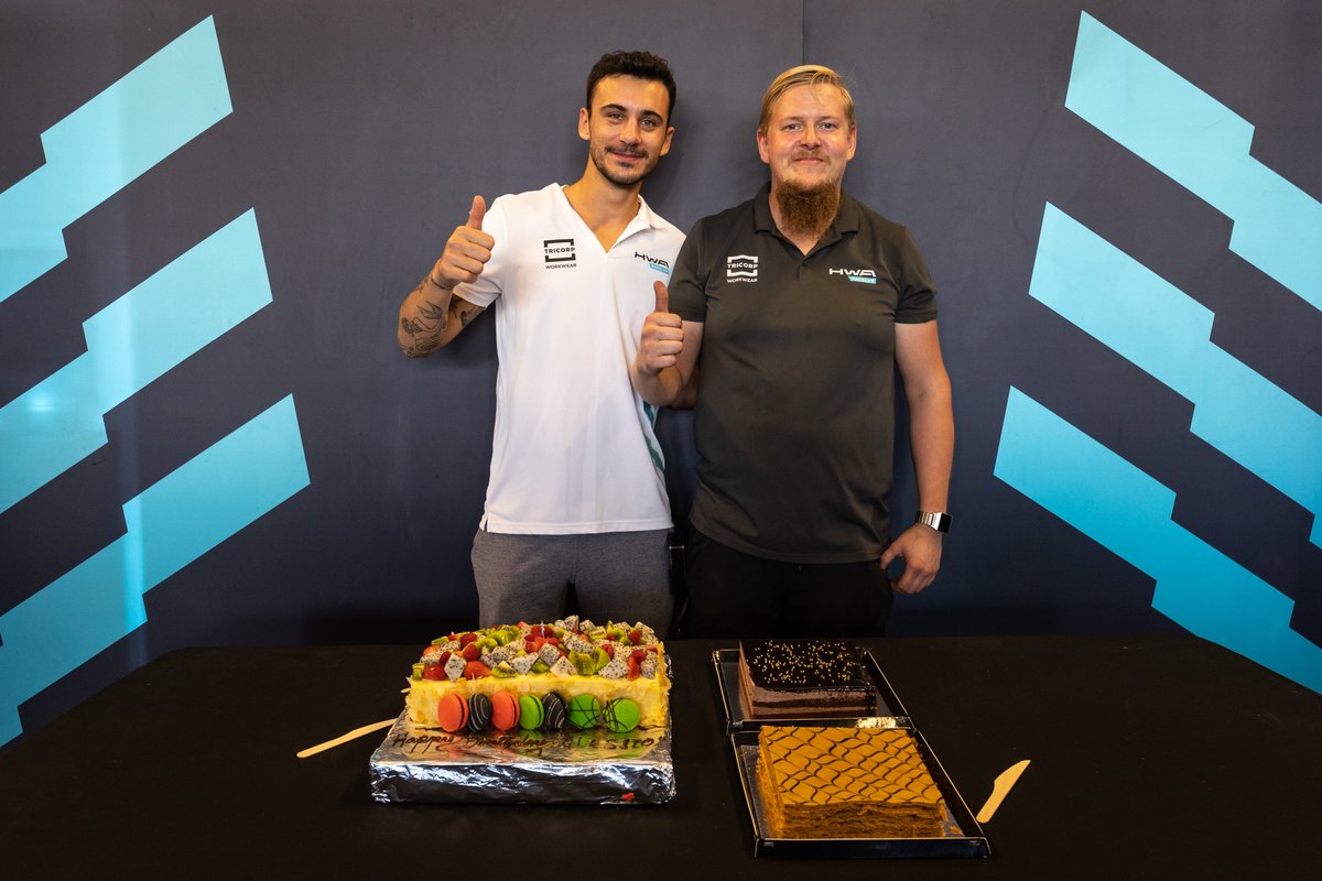 Little birthday surprise for @DeleddaAlessio ahead of the @Formula2 Qualifying. 🎂 #birthday #happybirthday #AbuDhabiGP #F2 #HWA #hwaracelab #hwaag