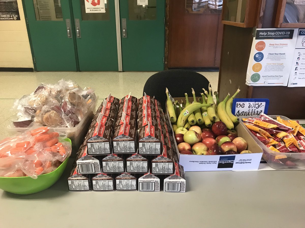 Ready to welcome our students on a beautiful Friday morning! What a breakfast spread! Ty TFSS! #tdsb # lc3 #tfss
