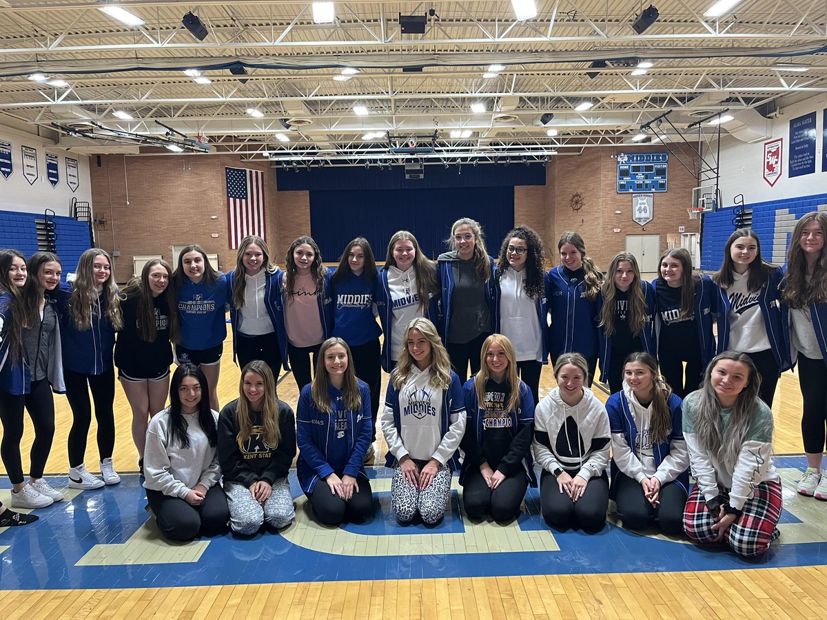 6:30 AM practice ☑️ The Middies are ready for the first EVER <a href="/OHSAASports/">OHSAA Sports</a> Spirit State Championship. We compete in the qualifying round tomorrow at 10:44am! #anchordown