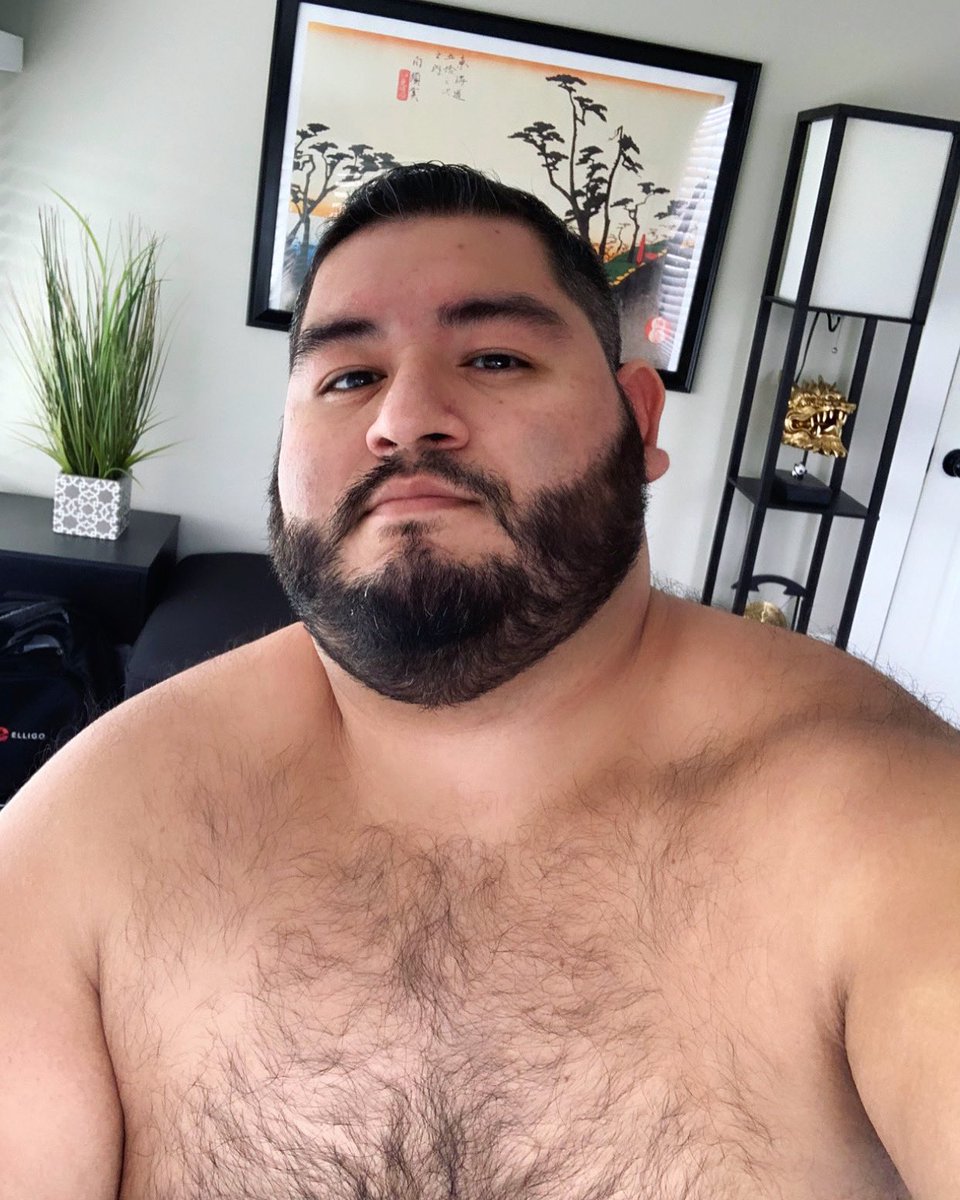 grizzly_guz's tweet image. Do you think I’m cuddle material? 😊
RT if you think I’m extra cuddly! 🥰