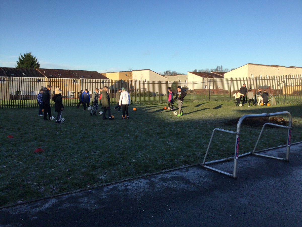 MrsWilliamsKPS's tweet photo. Primary 5b had great fun this morning practising their football skills! @KnightsridgePr1 https://t.co/JksCZlXNiw