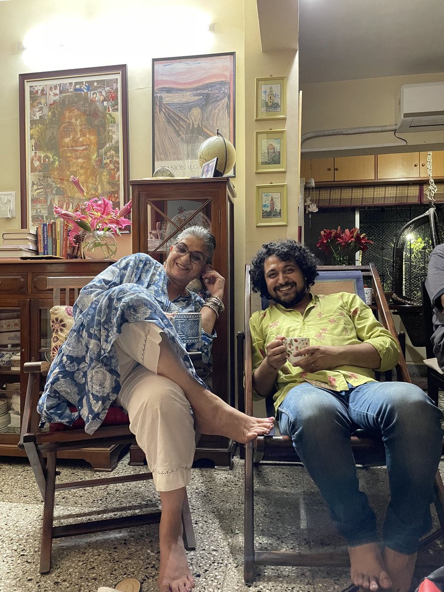 vijivenkatesh's tweet photo. Much laughter over filter kaapi The ‘posers’ &amp; the photographer can’t stop the joy from overflowing @RohiniBhowmick caught behind the camera by yours truly @suryasarathi21 with that killer shirt &amp; the old man &amp; Chiro with killer looks giving us much competition - #friendsathome https://t.co/ayJ5VeS34P