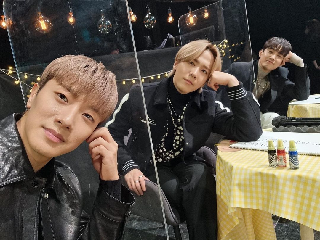 KUClNG_'s tweet photo. Aaaakkk can't wait for Yoo Heeyeol Sketchbook tonight 🥰🥰🥰
FTISLAND IS BACK!!!
#FTISLAND #FT아일랜드 #8TH_MINI_ALBUM #LOCKUP #말이안돼 #Unthinkable
#FTISLAND #FTISLANDisBack #FTIsBack https://t.co/5nzvLHOrOV