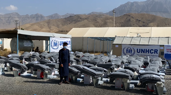 Better_Shelter's tweet photo. Winter is approaching fast in #Afghanistan and thousands of displaced people are exposed to cold weather in the country. To worsen the situation, it is facing its second drought in 4 years, which hinders food production.
#bettershelter #rhu #distributionsite #logisticshub #Kabul https://t.co/asdEkCLuMc
