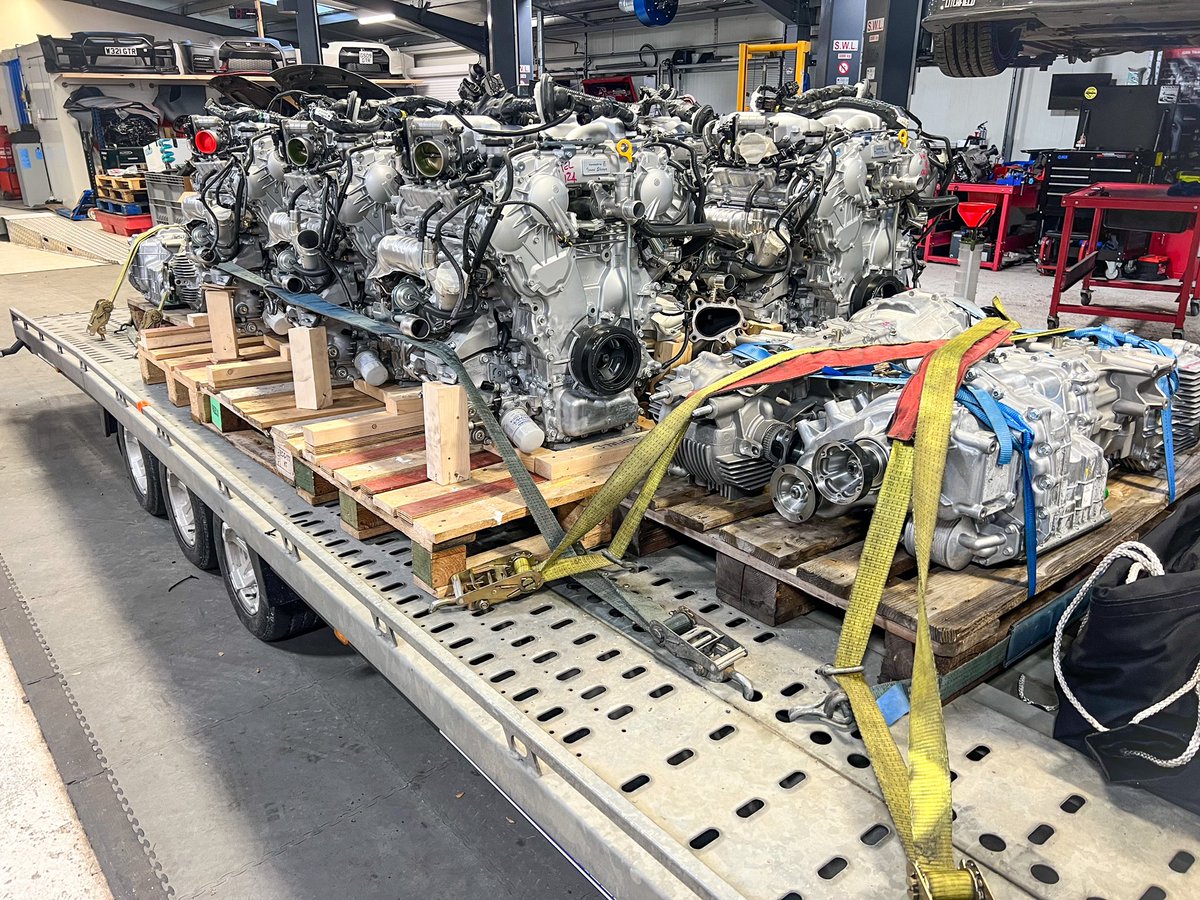 Litchfield_UK's tweet image. 🎅 sled probably doesn’t have the BHP of Chris’s trailer 😁 

More MY21 Nissan GT-R engines and GR6 gearboxes to keep our Engine and Transmission departments busy 💪

#nissan #gtr #enginebuilds