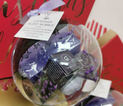 TattyLashess's tweet photo. Need to relax? Why not try our 
Lavender Sleep Bubble, it will also make a perfect gift! https://t.co/T2dUPx93Pj #giftshop #giftbox #instagood #personalisedgifts #shopsmall #flowers #supportsmallbusiness #shopping #handmadegifts https://t.co/4kW0HoCcGi