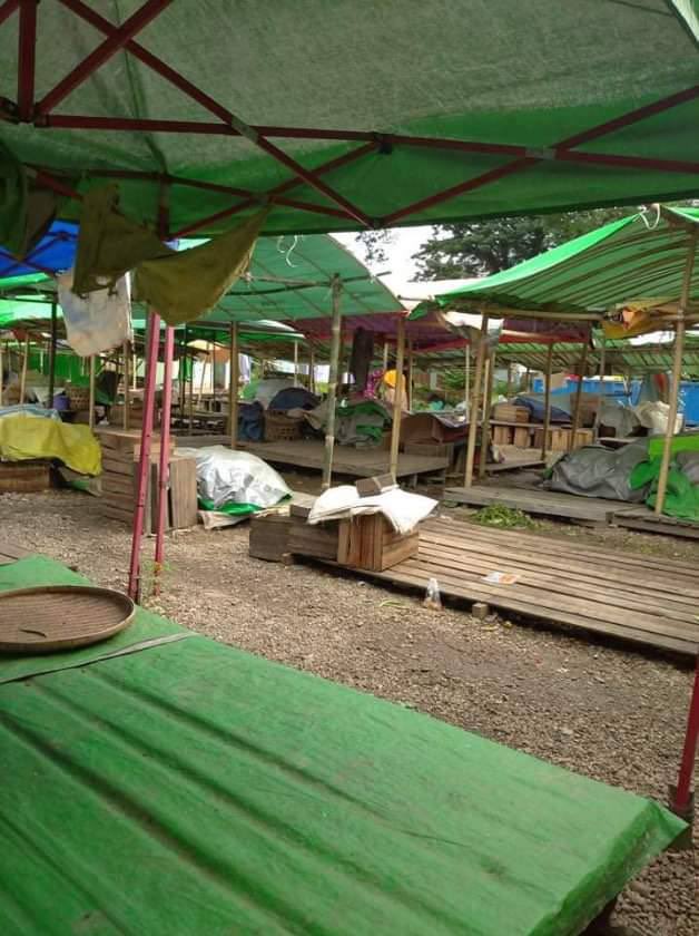 seriouslyaoony's tweet photo. Despite SAC’s threats to open the shops, all shops in Sagaing area, have closed, &amp; civilians are taking part in the #SilentStrike. #SilentStrike #OurCityOurRules #Dec10Coup  #WhatsHappeningInMyanmar https://t.co/5b92jcFZiE