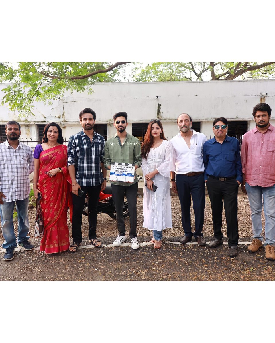 #KaviCreations Production 1 started with Pooja Rockstar
@anirudhofficial as Special Guest gave the clap & directed the first shot !💙

@amitashpradhan  @realsarathkumar @kashmira_9
@Dirbalajisakth

Best wishes to the whole team 🕺