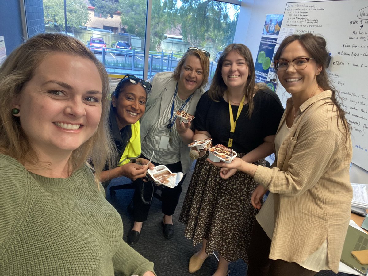 Katrina Axford tweet media