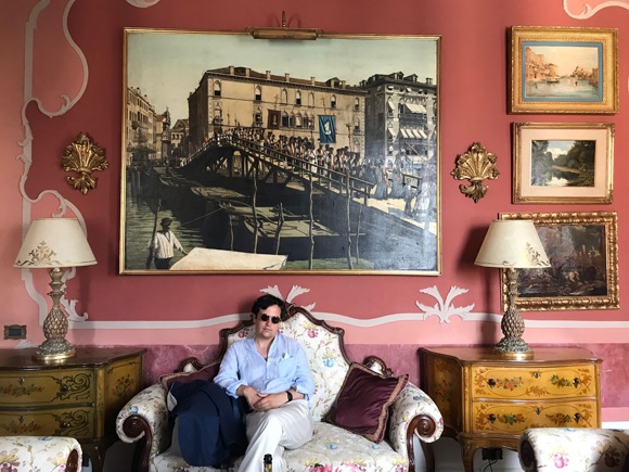 JekyllandJill's tweet image. Esther Peñas entrevista a Álvaro Cortina Urdampilleta con motivo de la reciente publicación de su ensayo 'Abisal, libro de zonas y de figuras'. HOY en Solidaridad Digital:
solidaridaddigital.es/node/45108