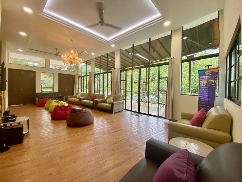 JABATbyRadiant's tweet photo. Good evening everyone from Janda Baik Tourism. 

Today admin want to recommend one of our home stay in Janda Baik, Forest Lodge.

#jandabaiktourism #jandabaikattractions #jandabaikpahang #jabat #funwithradiant #tempatpenghinapaanjandabaik #tempatmenarikjandabaik https://t.co/pqgqJMrQPn