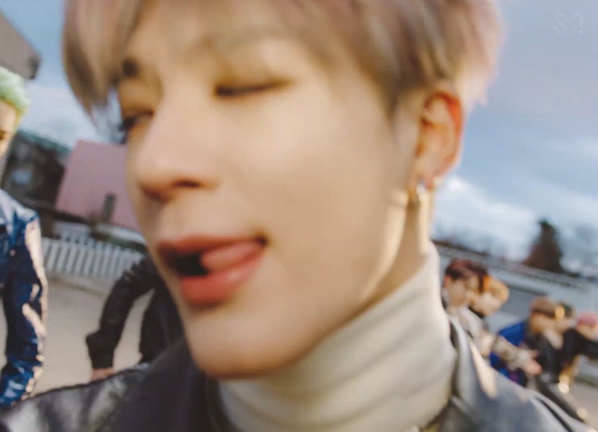 กอนอ☁️🐋지성~~ tweet media