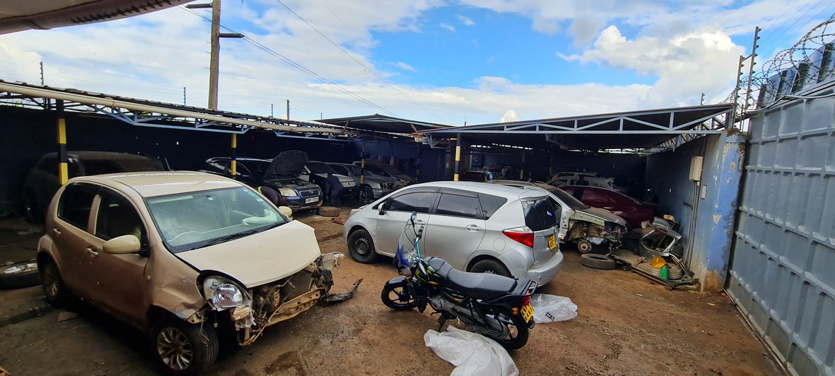 AutoGurusGarage's tweet photo. Hapa Kazi Tu https://t.co/7blxh1mtob