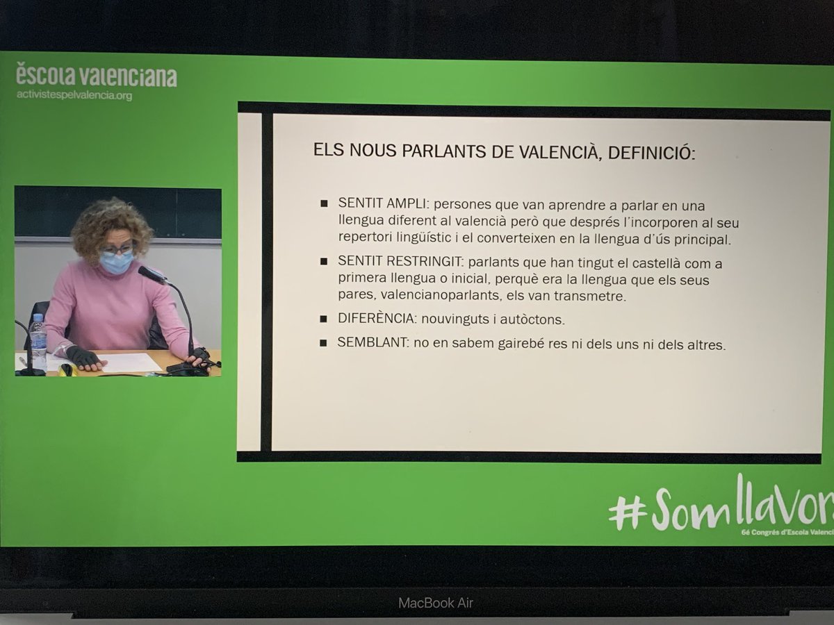 marclia's tweet photo. Molt interessant la ponència sobre la situació sociolingüística al País Valencià a càrrec de @r_cases i @aflorsmas en el VI congrés d’@escolatv a @FacMagisteri, presentada per @JosepAngelMas
#SomLlavors https://t.co/EUhlFJAULp
