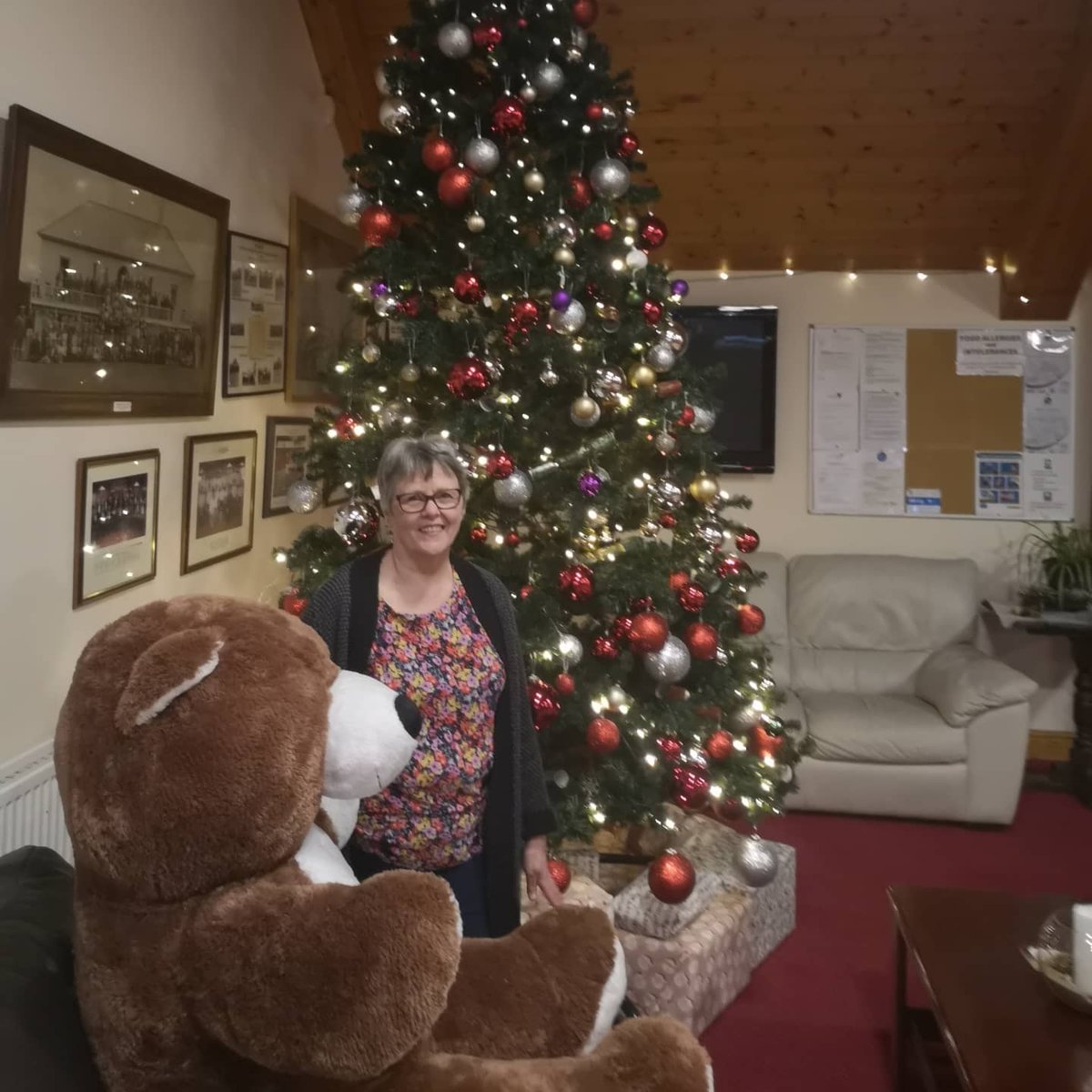 CarmarthenGC's tweet photo. Many thanks to Martin &amp; Sandy Bartley for organising all the Xmas parties again this year.🎄🎄🎅🎅

Both are awesome &amp; make sure everyone has the best experience when they come to @CarmarthenGC &amp; Driving Range,. 

Thankyou both for your dedication

#carmarthengolfclubwelcome https://t.co/y2EQQuY8Br
