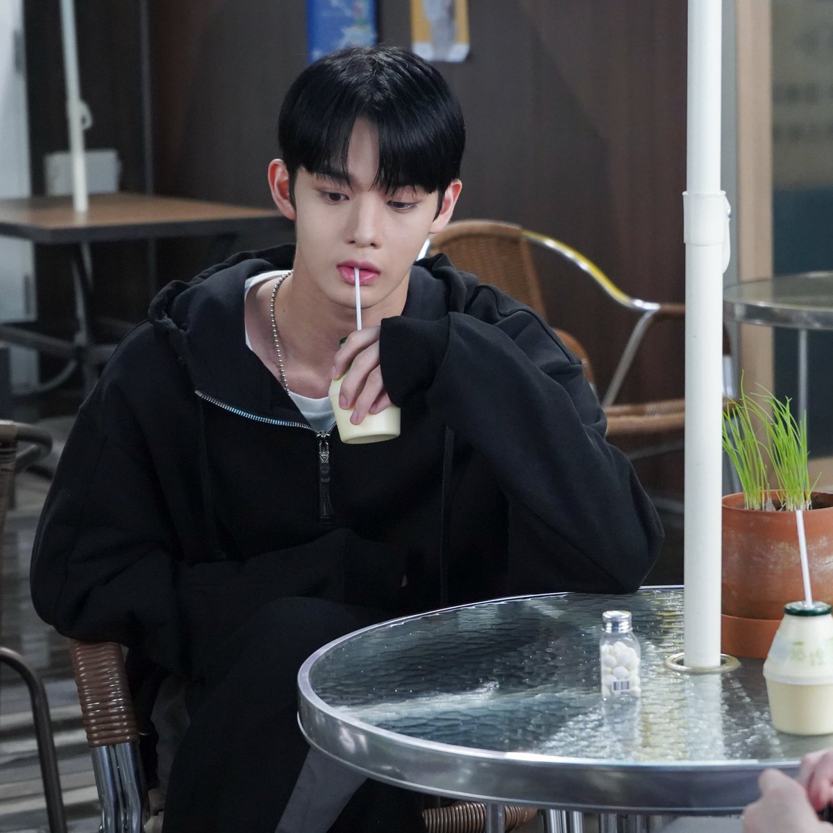 koktv_official's tweet photo. 🍌바나나 우유 마시는 이준이🐱
🔗https://t.co/nBEN4cdsAP

#계정을삭제하였습니다 #UserNotFound #신소현 #배진영 #한예지 #안세민 #정현지 #CIX #baejinyoung #Kdrama #korean #webseries #콬TV https://t.co/dixSKoqogT