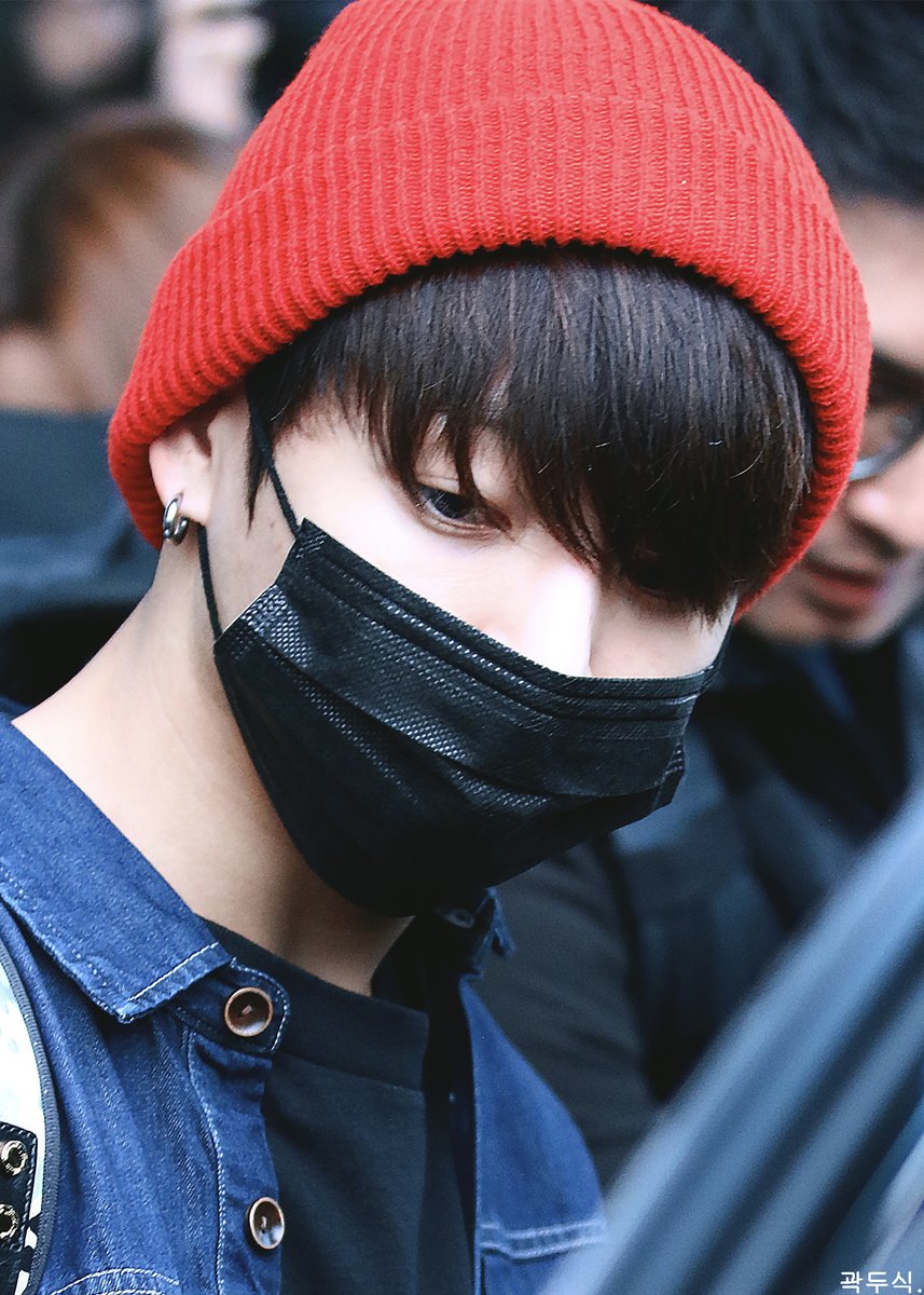 온도, 습도, 분위기... 그리고 형님을 향한 내 마음의 온도까지 모든 것이 완벽한...
.
.
.

겨울이었다.

/ 151210

#방탄소년단 #BTS #전정국 #정국 #JUNGKOOK #JK <a href="/BTS_twt/">방탄소년단</a>