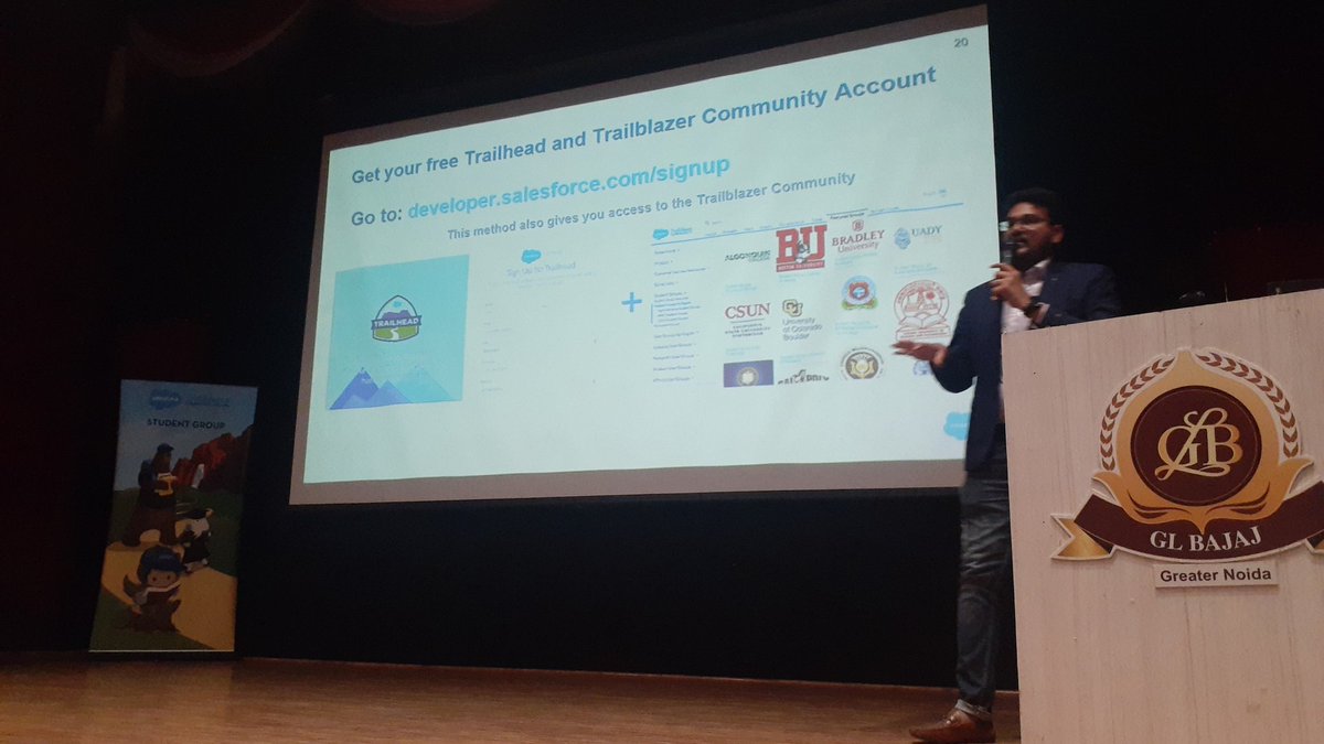 Kamakshi_A99's tweet photo. Soo much topics coverup by @Shiv_SFDC 
#StudentDreamin21 
#GLBAJAJ https://t.co/nQm9Vc6Th5