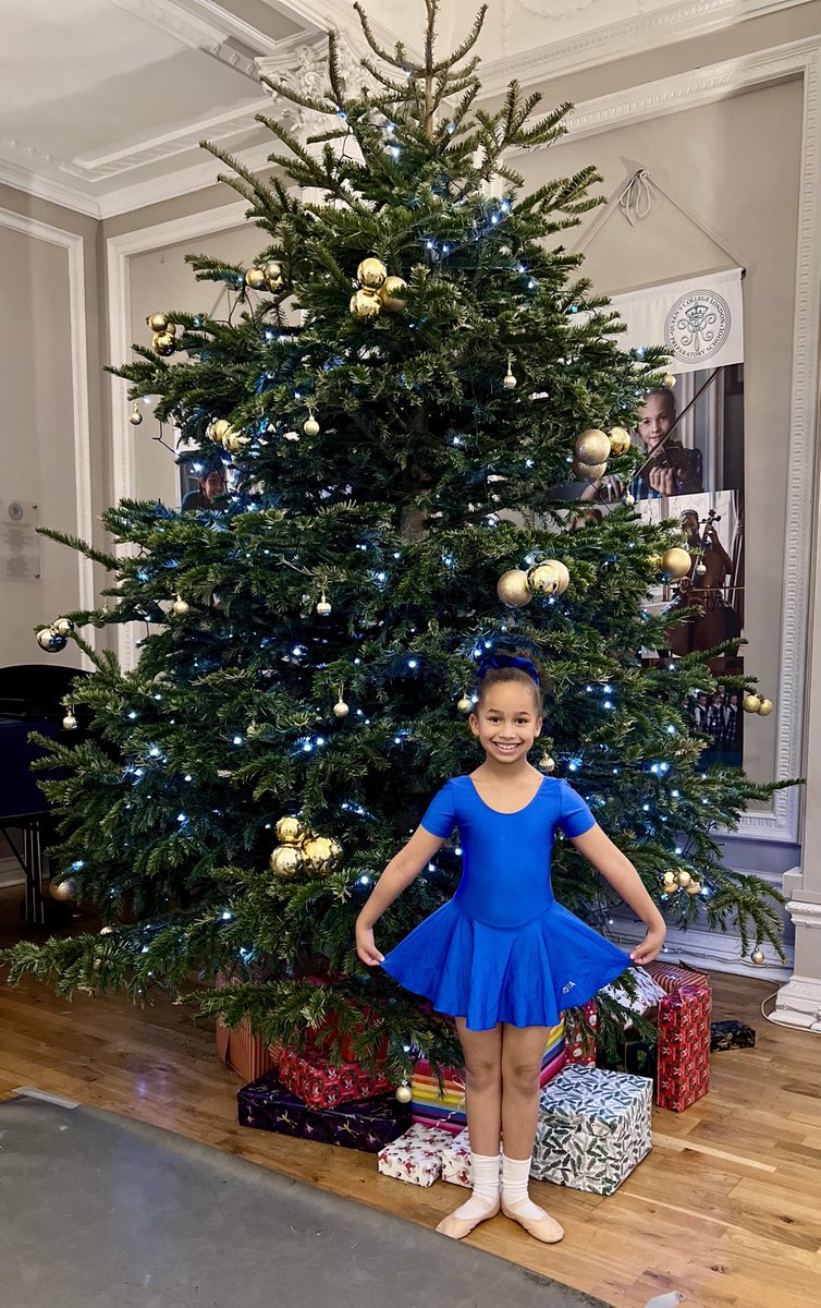 Queen's College Preparatory School (@qcpslondon) on Twitter photo It really is feeling a lot like Christmas at QCPS this week. Looking forward to our Nativity today. In the meantime we just love this festive photo of Chanel by the Christmas tree in our Hall, courtesy of <a href="/Rosy_Thompson/">Rosy Thompson Academy of Dance</a> It really is feeling a lot like Christmas at QCPS this week. Looking forward to our Nativity today. In the meantime we just love this festive photo of Chanel by the Christmas tree in our Hall, courtesy of <a href="/Rosy_Thompson/">Rosy Thompson Academy of Dance</a>
