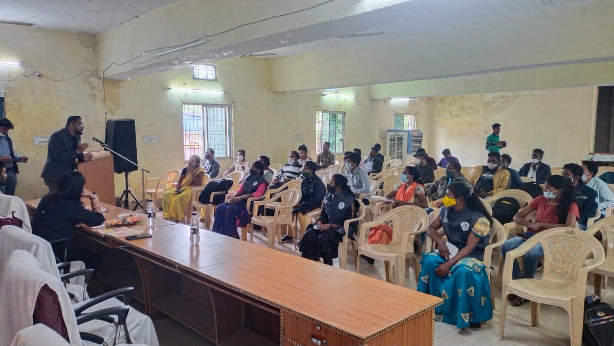 cscspvkalahandi's tweet photo. Celebration of Human Rights Day in presence of Secretary,DLSA  Sr.Judge,Sri Sitikantha Pradhan, State head Smt. Swornaprava Singh mam along with VLEs,PLVs &amp; common Citizen of Kalahndi.
@l_Smrity @dintya15 @OdishaSpv @CSCegov_   @SwornaprabhaSi1 @DmKalahandi @Somesh_IAS https://t.co/PKFUuwuF2s