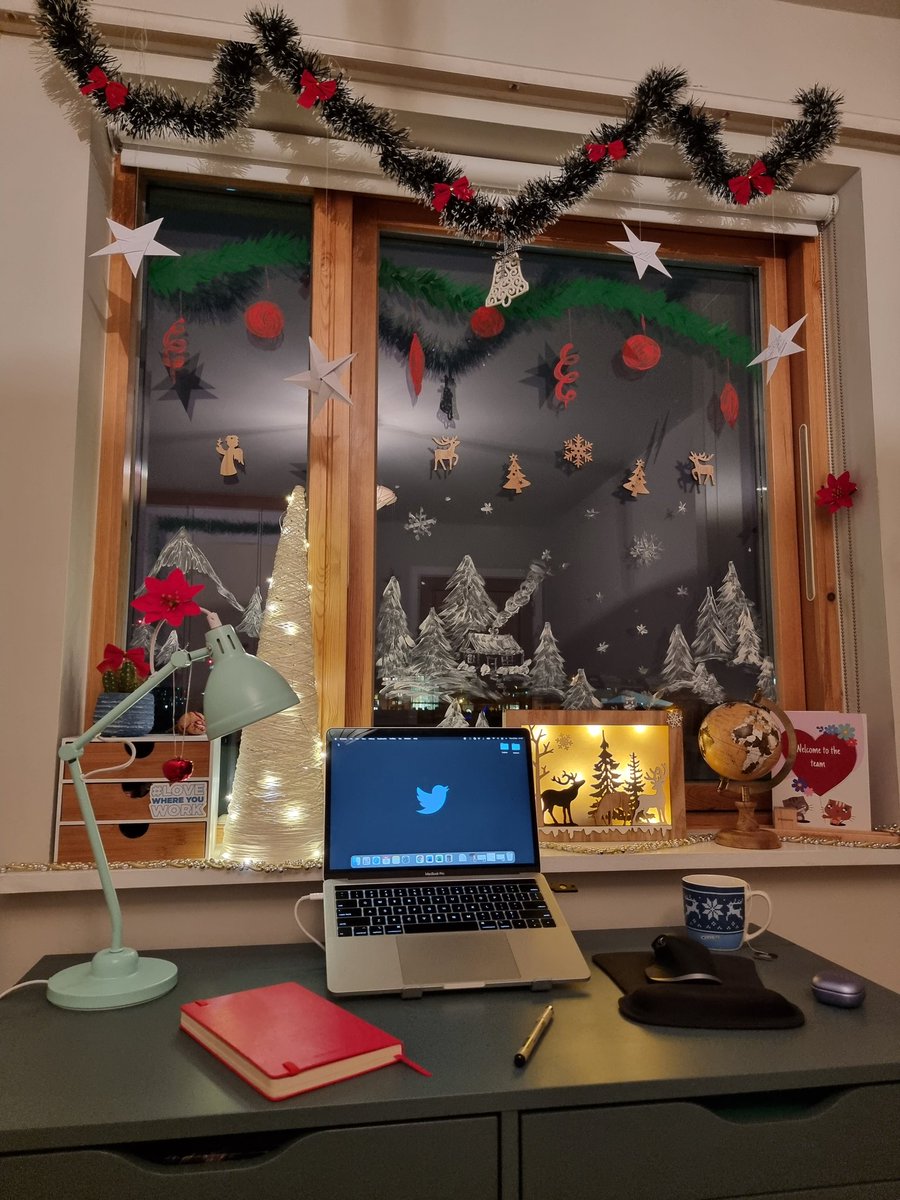 kristeonly's tweet photo. It's beginning to look a lot like Christmas ππββ¨
#DeckYourDesk https://t.co/DVha1EyDVA