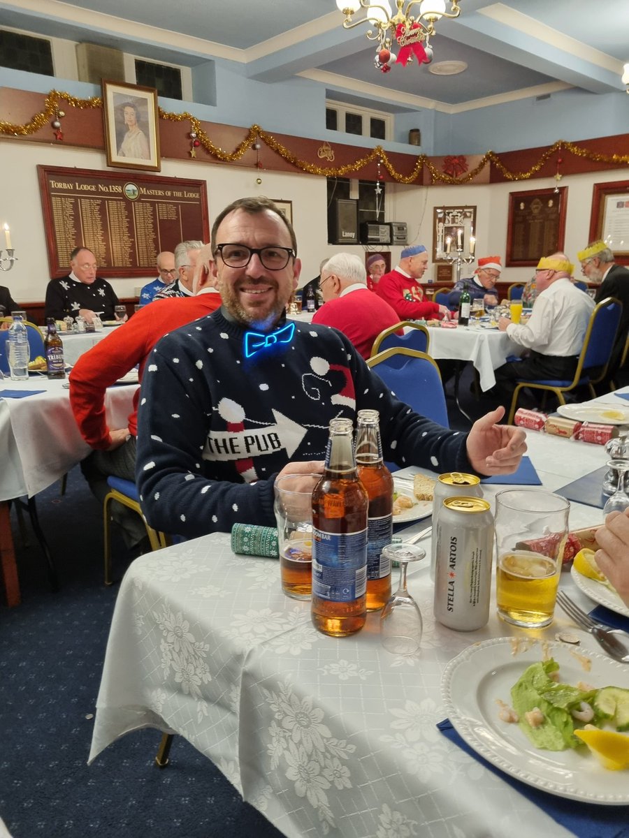PeteKeaty's tweet photo. Courtland Lodge 6706 Christmas Party with Xmas Jumpers &amp; silly hats and the 12 Days of Christmas sung correctly for once!!  @DevonMasons @UGLE_GrandLodge
Thanks to all for a great evening of fun. https://t.co/dFJPTEkJGw