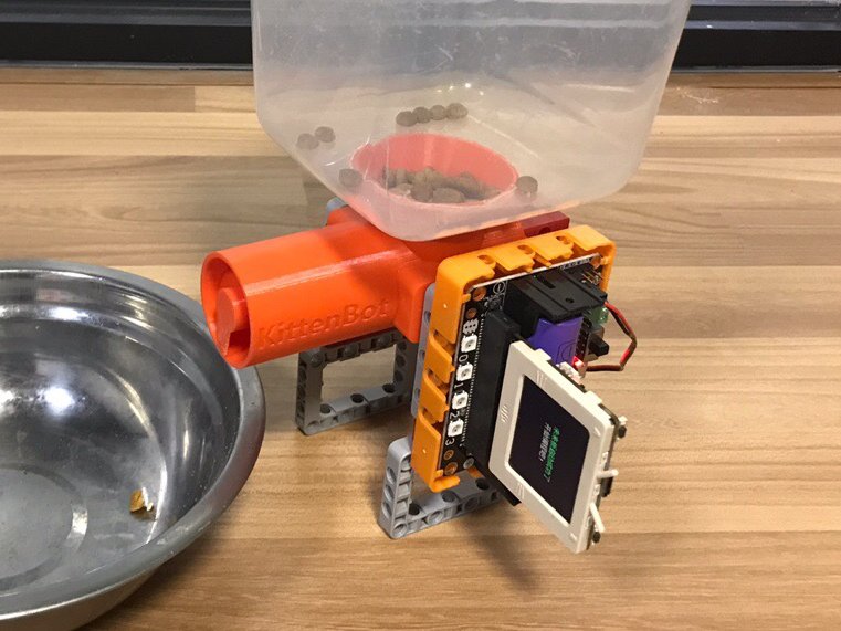 KittenBot1's tweet image. A powerful expansion board allows you to make more amazing projects!🌟
You can learn to code #Robotbit with #MakeCode in this article👉 kittenbot.cc/blogs/learn/ro…
Do you have any brilliant project ideas in mind? Try to use your Robotbit to make it!😆
#STEM #education #CSEdWeek