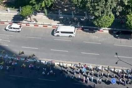 AliceRe51636519's tweet photo. During the nationwide #SilentStrike today, #MyanmarMilitaryTerrorists' part-time workers (so-called 5000 sar, ppl who protest for money) took to the streets of Yangon to rally in support of the Terrorists Army.  Lol 🤣  #Dec10Coup #WhatsHappeningInMyanmar https://t.co/omQAtzfkGX