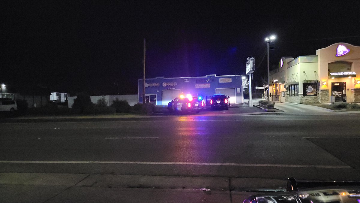 PSNews_Sac's tweet photo. #RIGHTNOW #PolicePerimeter #SouthSacramento
SacSheriff had a subject run from them at a traffic stop in the 5800 block of Stockton. Two other subjects in the car have been detained. SacPD is assisting with the perimeter and drone support. More details as they become available. https://t.co/QEu6JnF28p