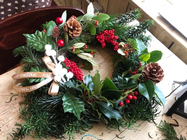 HollesleyBay's tweet photo. Thank you to our Horticulture instructor for organising  our community wreath making workshop held at our Marsh Barn café.
Using materials collected from around the estate the public enjoyed a mince pie and hot drink whilst enjoying the opportunity to be creative! #Community https://t.co/08QeHzGvs2