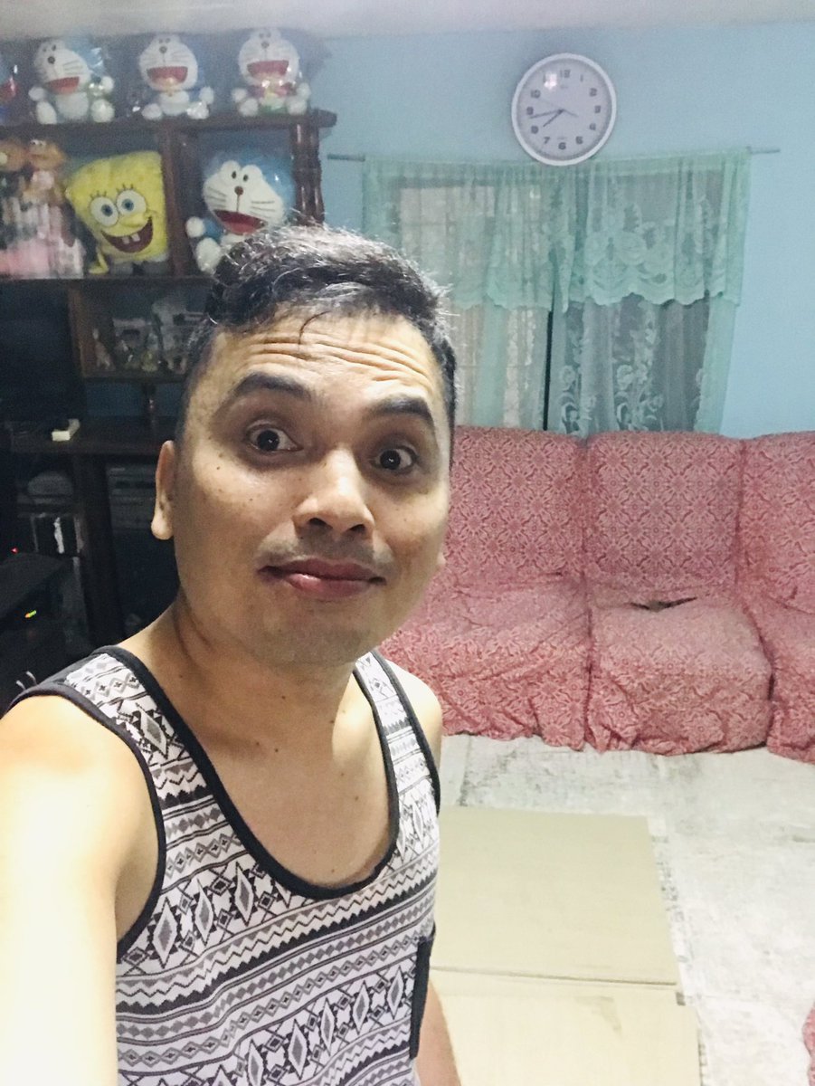 Geoffrebeldia4's tweet photo. Friday na https://t.co/eImd0BcGmU