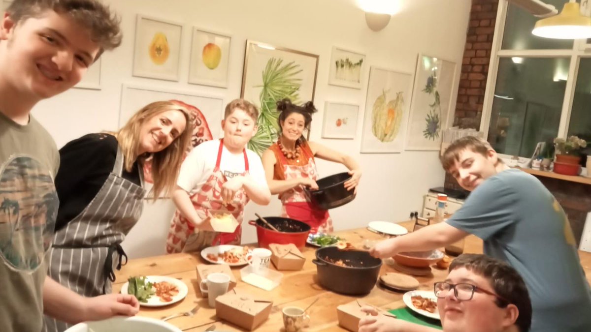 CarersBSG's tweet photo. This year our @coopuk supporters raised £3,622.14 for #YoungCarers breaks🎉Next year, we aim to raise even more!

Looking for a way to give back this festive season?🎁

Choose @YoungCarersBSG as your Co-op cause today: https://t.co/enmv0EENyL https://t.co/nt3t9q9Chj