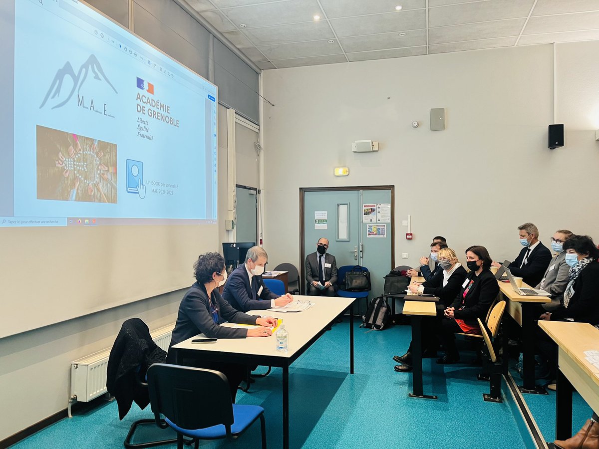 acgrenoble's tweet photo. Séminaire Mission Académique Encadrement // 🏫

Lancement du séminaire MAE par la rectrice, @HeleneInsel et Bernard Lejeune.

#Identifier les talents de l'académie et les #accompagner dans leur parcours professionnel #Mentorat #OffredeServices 👩‍💼👨‍💼

#GrenelledelEducation https://t.co/AJLcLtovMs