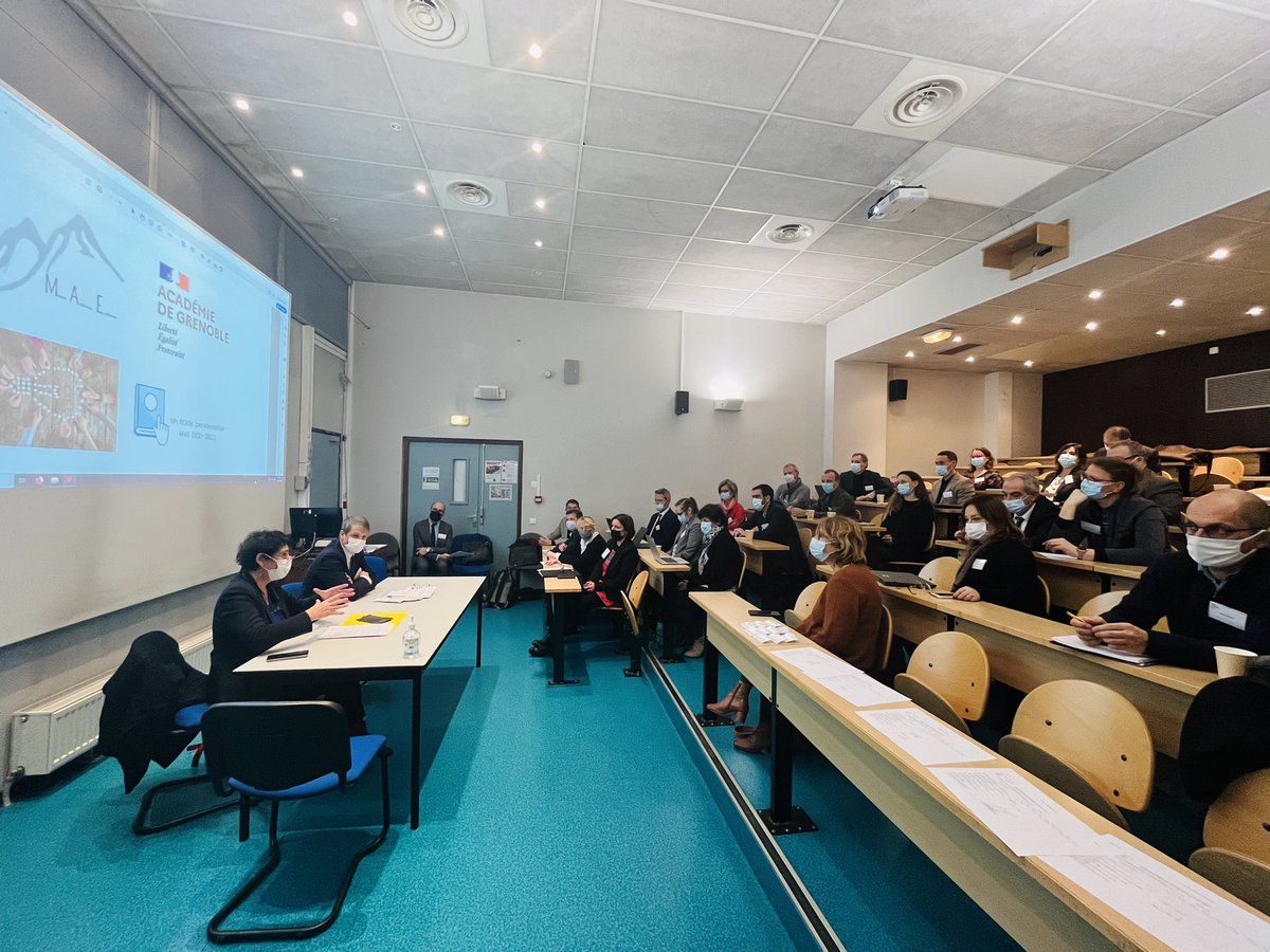acgrenoble's tweet photo. Séminaire Mission Académique Encadrement // 🏫

Lancement du séminaire MAE par la rectrice, @HeleneInsel et Bernard Lejeune.

#Identifier les talents de l'académie et les #accompagner dans leur parcours professionnel #Mentorat #OffredeServices 👩‍💼👨‍💼

#GrenelledelEducation https://t.co/AJLcLtovMs