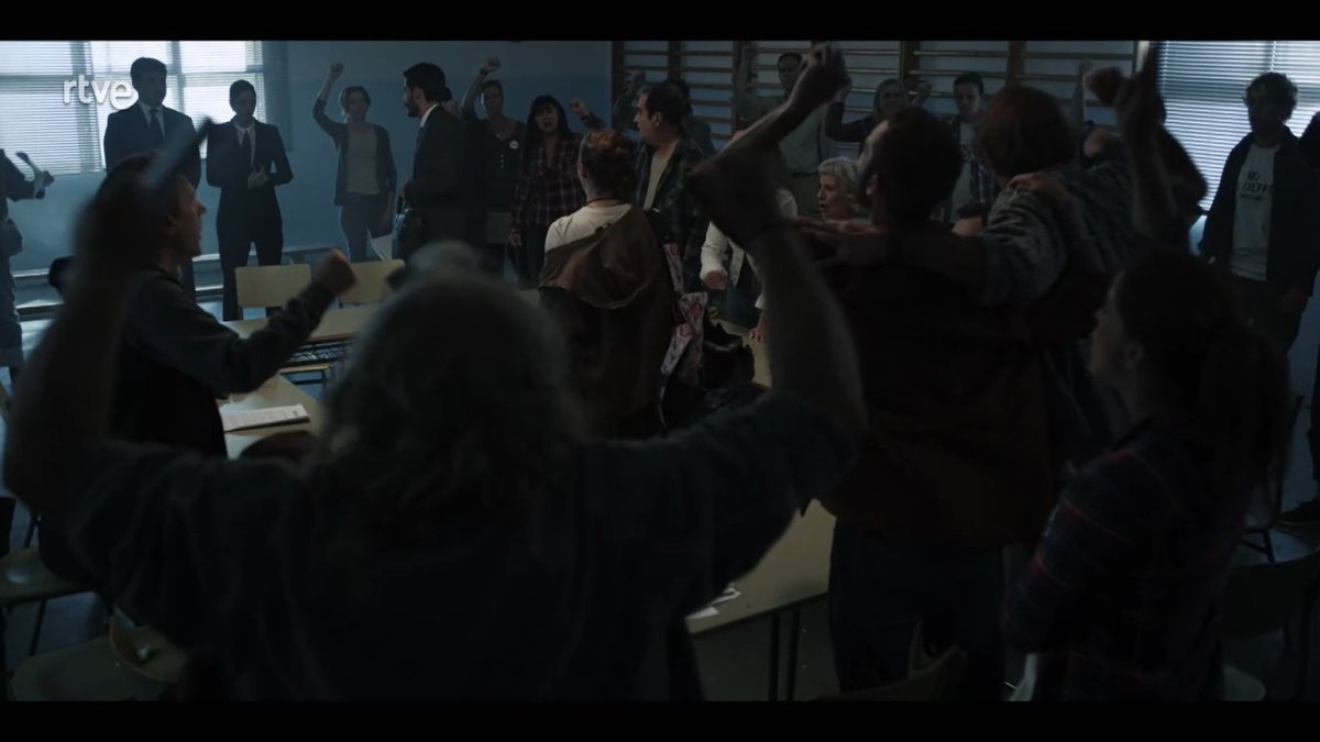 OscarRusVicente's tweet photo. Y #HitResiste fue una película de Ken Loach xd https://t.co/06oB2gpTj8
