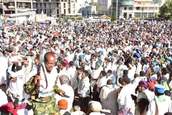 MOusmanova's tweet photo. ወደር የሌለው ጀግንነት በሸዋ ሮቢት አባትና ልጅ የሰሩት እየታወሰ ይኖራል! በደማችሁ ኢትዮጵያን አቅንታችኋል።ይህን ጀግንነትና እጅግ ታላቅ መስዋዕትነት በመቅረፀ ደምፅና በምስል እንዲሁም በመፅሐፍ ተዘግቦና ለትውልድ መቀመጥ አለበት! @AbiyAhmedAli https://t.co/EyDrf1g2wq