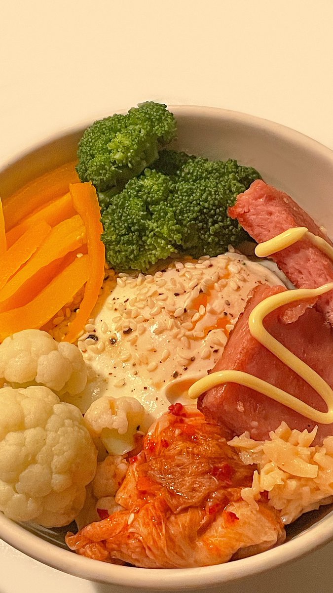 peachsgirI's tweet photo. (ﾉ◕ヮ◕)ﾉ*:･ﾟ✧ romanticizing my life as a homebody https://t.co/jJJqHUVwTY