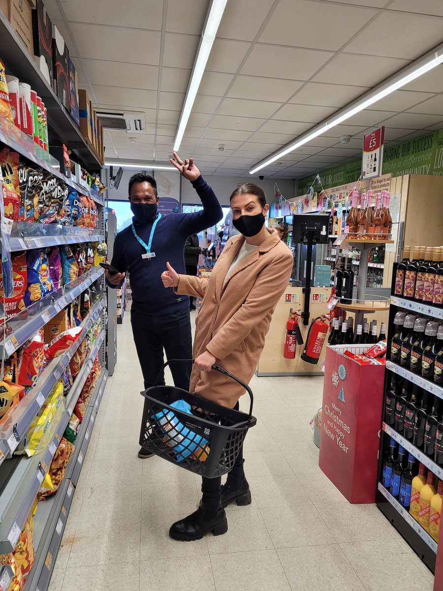 YanelaJackson's tweet photo. Wednesday Store visit and picking orders at Newport P and MK with @butt_hazzzy, @jonabottomley and @sai_thava.  

#starshipdressasraindeers #MeetAndGreet https://t.co/iWCiYmcAXl