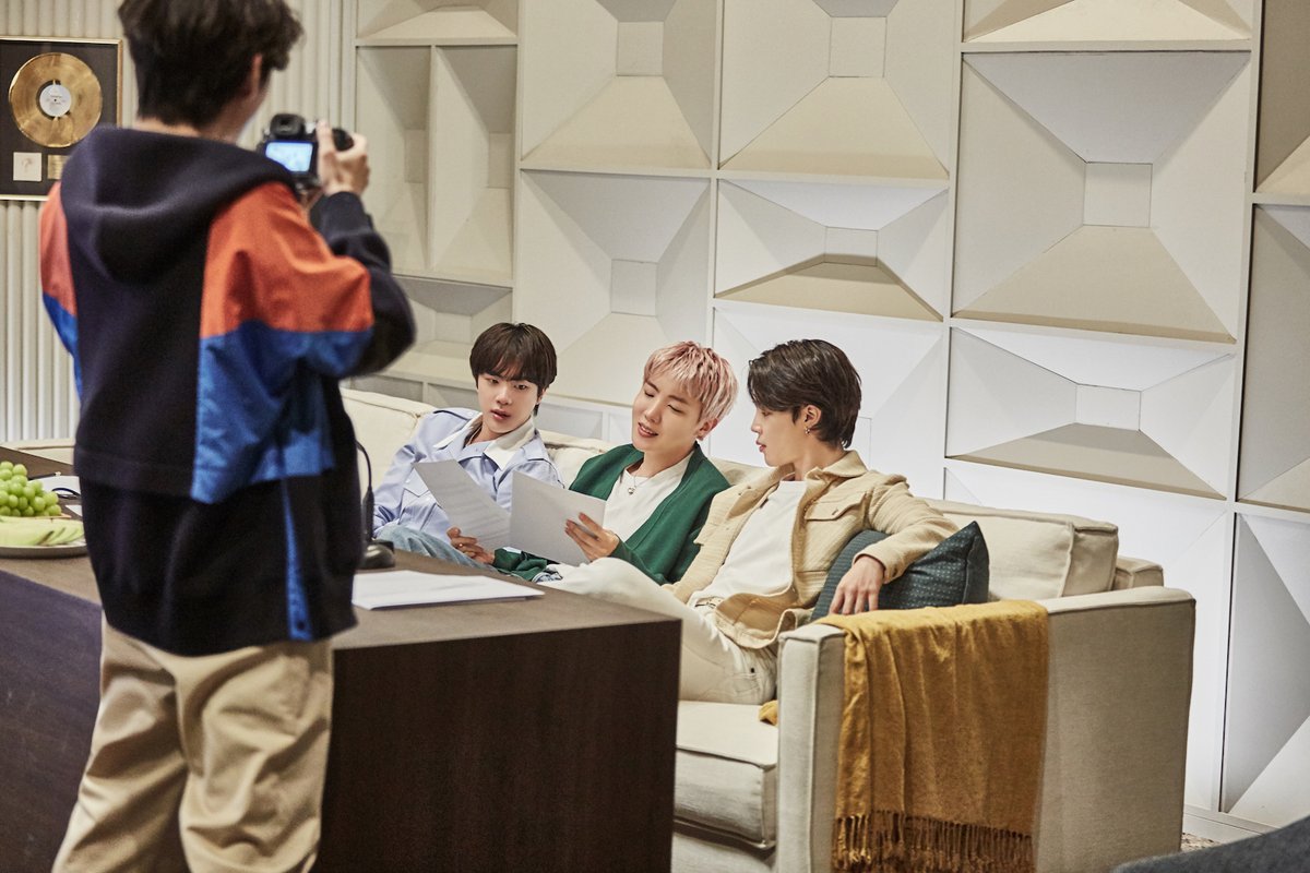 Hyundai_Global's tweet photo. Get comfy, because our Special Film with BTS is about to drop. Any guesses what J-Hope could be discussing with Jin and Jimin? 🛋

#Hyundai #BTS #HyundaixBTS #Imonit #Nowyoureonit #CleanMobility #BecauseofYou #V #Jin #Jhope #Jimin @bts_bighit https://t.co/KtWIR3WD9Y