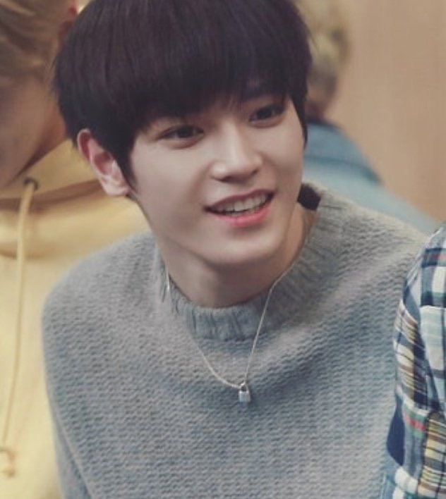 hourly taeyong ! tweet media