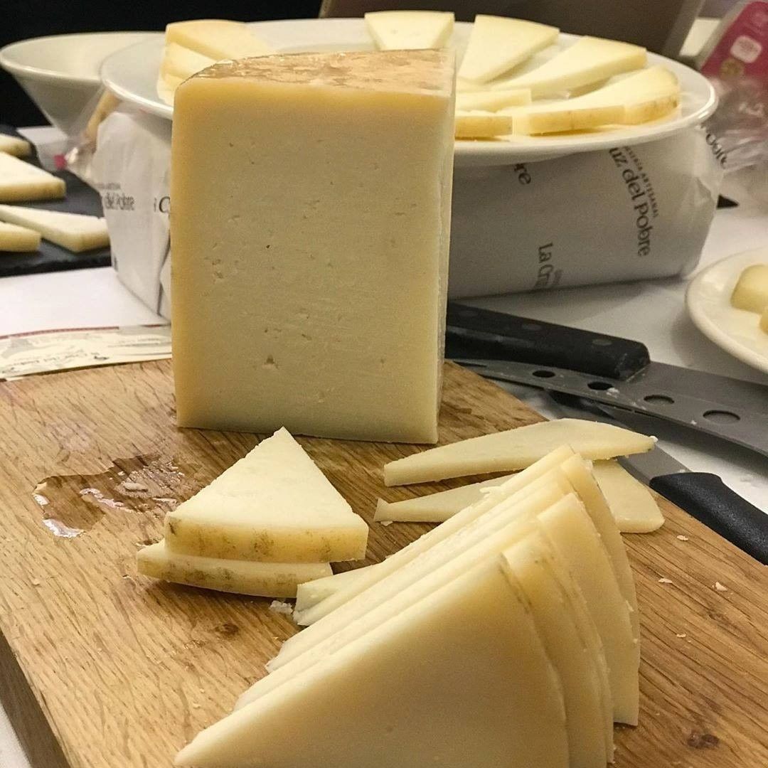 tierradesabor's tweet photo. "RT si tú también eres de los que no se puede resistir a un buen queso @Lacruzdelpobre .
📸 @Gastroactivity https://t.co/qNZGeoi1SL