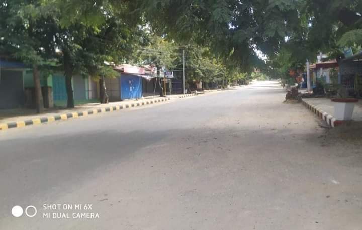 ezl_969's tweet photo. SILENT STRIKE [MAGWAY, Chauk-Yenanchaung-Minbu-Myaing]  We, #Myanmar people, staged #SilentStrike today to dedicate for the fallen heroes during revolution and show our loudest war cry against junta.  #Dec10Coup #OurCityOurRules #WhatsHappeningInMyanmar https://t.co/8Pi8dAJLqF