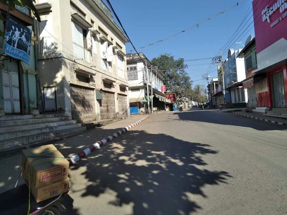 ezl_969's tweet photo. SILENT STRIKE [MAGWAY, Chauk-Yenanchaung-Minbu-Myaing]  We, #Myanmar people, staged #SilentStrike today to dedicate for the fallen heroes during revolution and show our loudest war cry against junta.  #Dec10Coup #OurCityOurRules #WhatsHappeningInMyanmar https://t.co/8Pi8dAJLqF