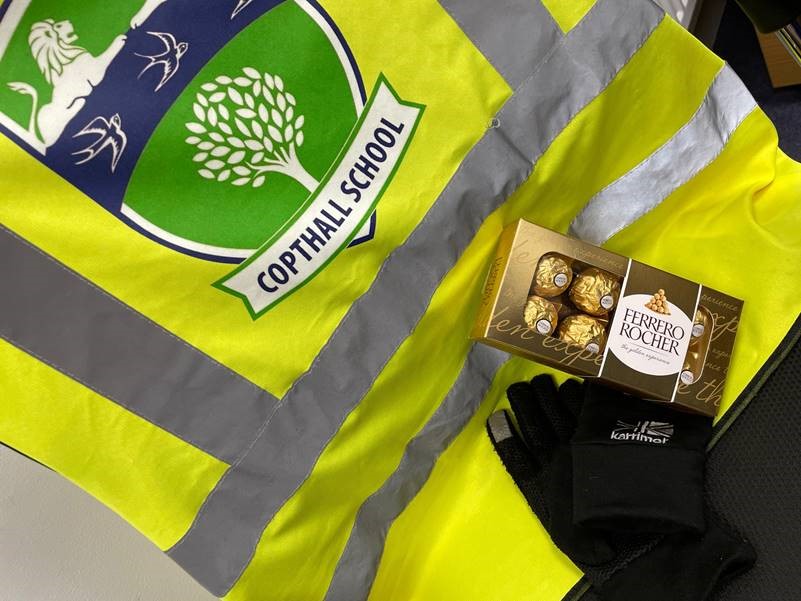 An appreciative #MillHill driver thanked our staff this morning for managing the students’ safety and helping drivers at the crossings!  
#HappyFriday Smile for chocolate! 😀

#Barnet #BarnetCouncil