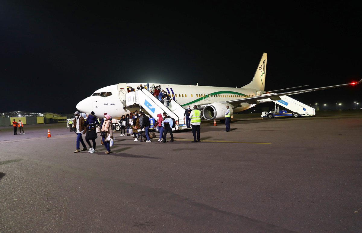 RefugeesRwanda tweet picture