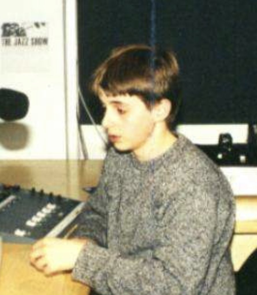 tomstoodley's tweet photo. @deejaycrox @thisisthecat I came across a similar photo of me last week - I was 14, volunteering at Oxygen 107.9 FM in Oxford - The UK's first fully licensed student radio station https://t.co/Kv9IYFIytY