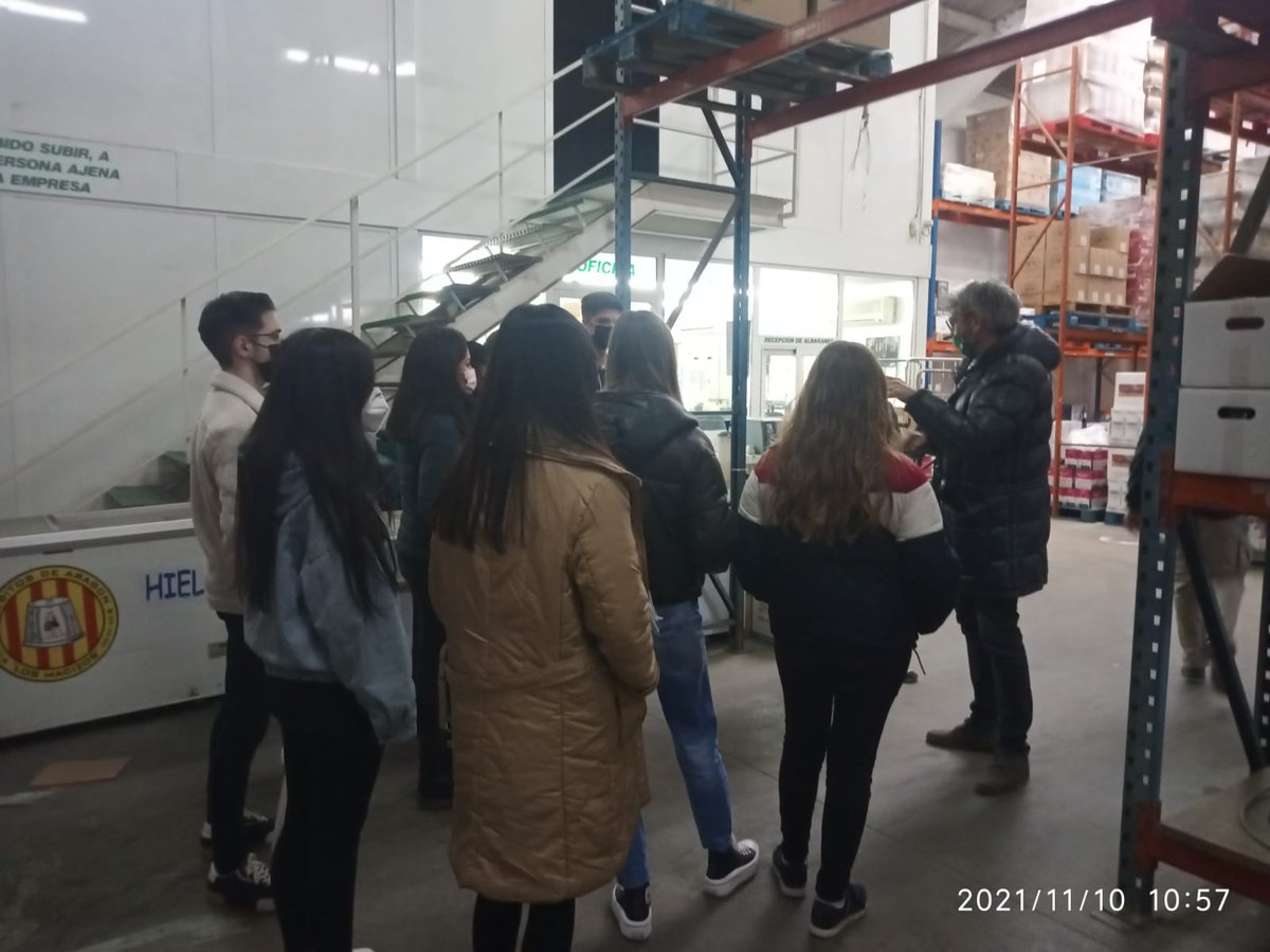 Conoces cómo se trabaja en un almacén? 🚛🏭Y en un supermercado? 🍱🏪Los alumnos de Actividades comerciales💫 han visitado el Almacén de Cabrero e Hijos y el Supermercado del Altoaragón. Una actividad muy interesante!!!🙌
#fp #huesca #fparagon #formacion  #gradomedio <a href="/SAltoaragon/">Supermercados Altoaragón</a>