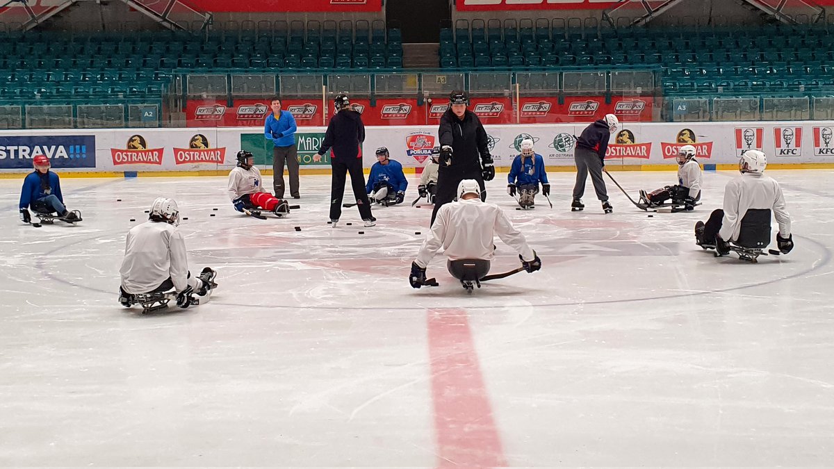 paraledushokejs's tweet image. Treniņnometne. Pirmais ledus 3 dienās.
#ParaLedusHokejs