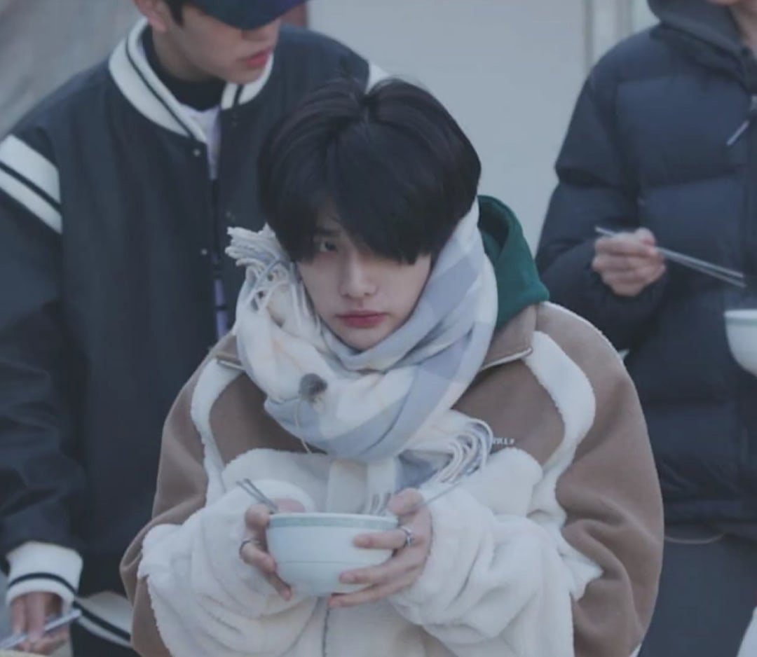 soschangbinni's tweet photo. кто ретвитнет у того будет много денег

#MAMAVOTE #straykids https://t.co/ihllySEuwq
